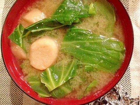 キャベツとお麩のお味噌汁